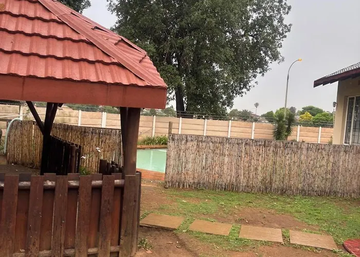 Ruros Guest House